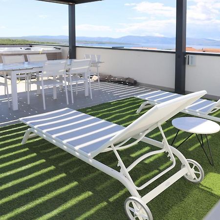 Apartments Terra Sun With Private Pool Or Jacuzzi Njivice Luaran gambar
