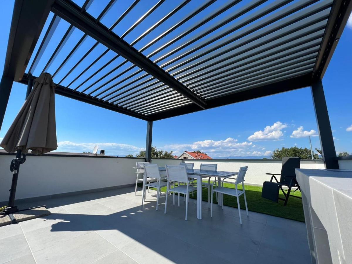 Apartments Terra Sun With Private Pool Or Jacuzzi Njivice Luaran gambar