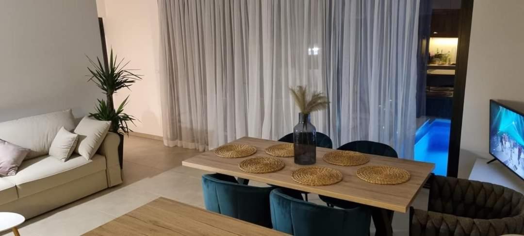 Apartments Terra Sun With Private Pool Or Jacuzzi Njivice Luaran gambar
