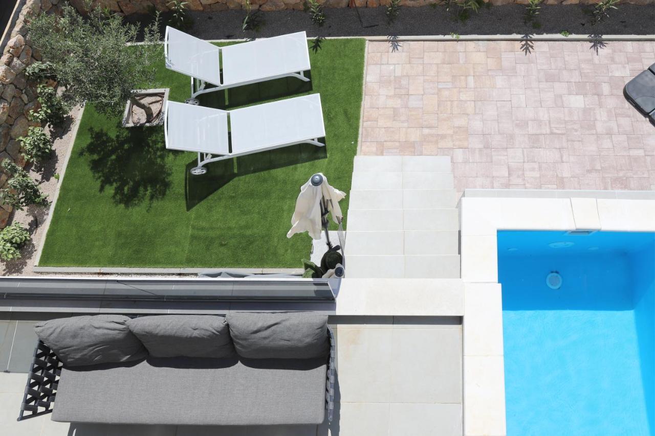 Apartments Terra Sun With Private Pool Or Jacuzzi Njivice Luaran gambar