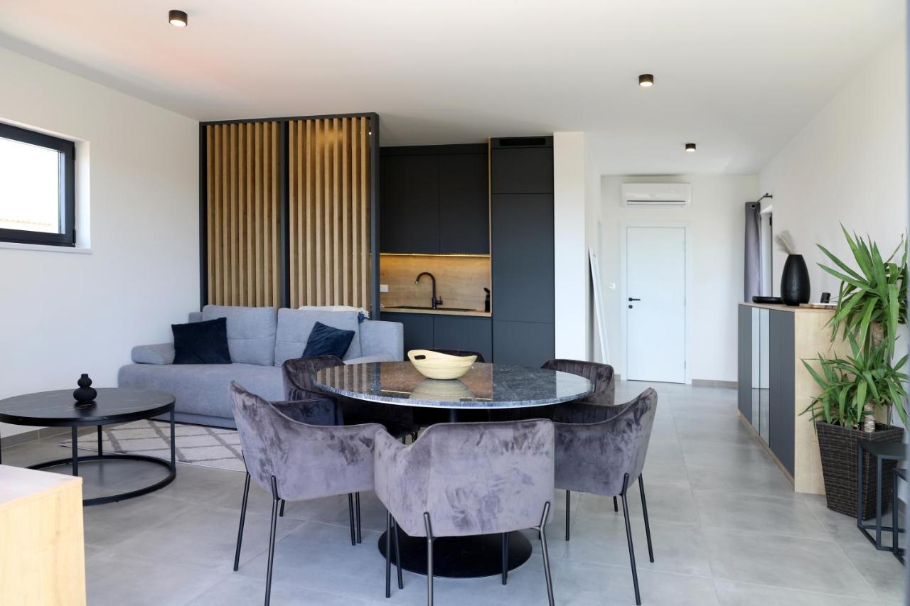 Apartments Terra Sun With Private Pool Or Jacuzzi Njivice Luaran gambar