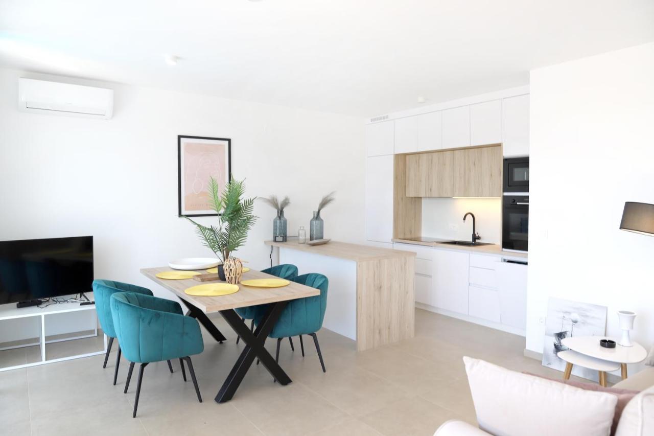 Apartments Terra Sun With Private Pool Or Jacuzzi Njivice Luaran gambar