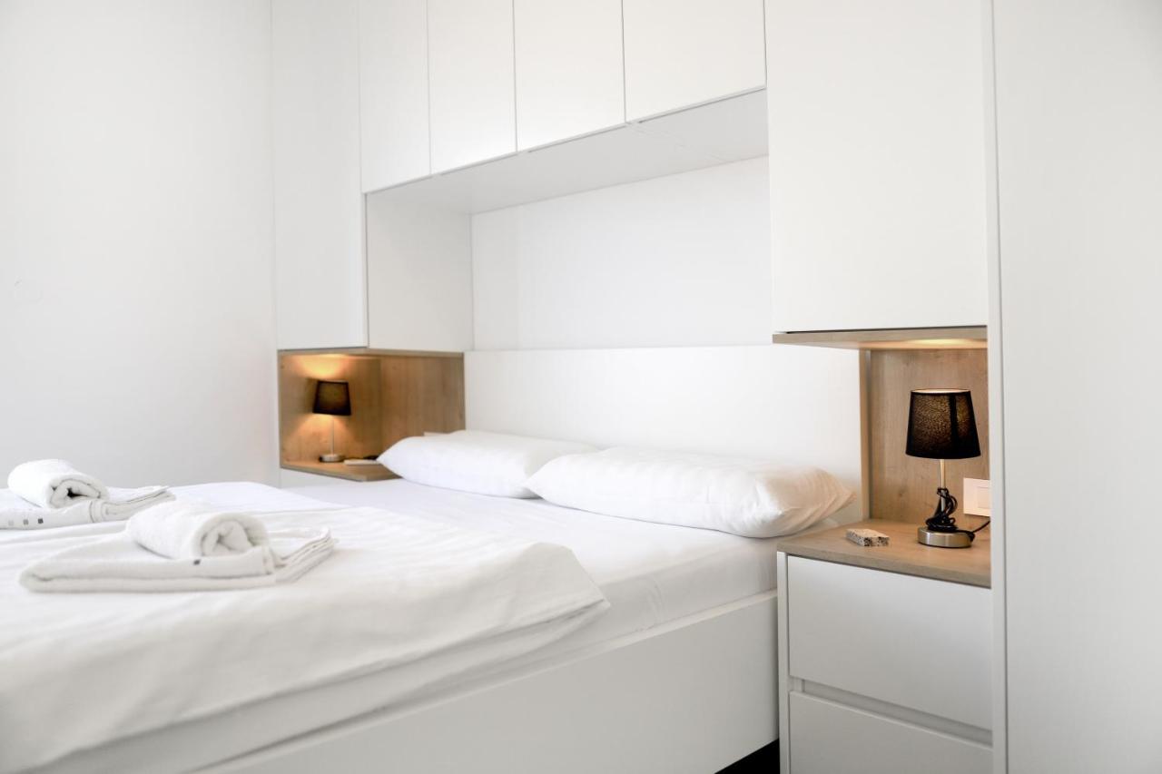 Apartments Terra Sun With Private Pool Or Jacuzzi Njivice Luaran gambar