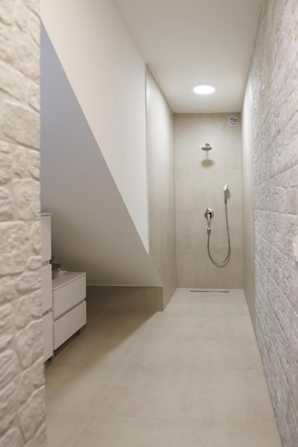 Apartments Terra Sun With Private Pool Or Jacuzzi Njivice Luaran gambar